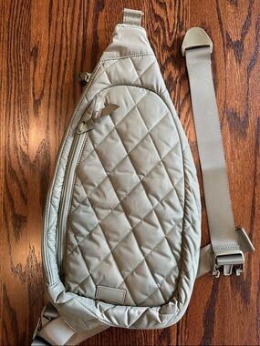 Vera Bradley ultralight essential sling Bag/backpack- lichen green